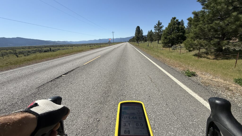 Cycling physiology analysis: Garmin Edge cockpit showing AlphaHRV metrics